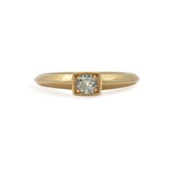 ROUND BRIGHT-CUT DIAMOND SOLITAIRE PETITE GOLD RING